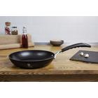 berlinger-haus-black-professional-serpenyo-szilikon-nyellel-28-cm.jpg